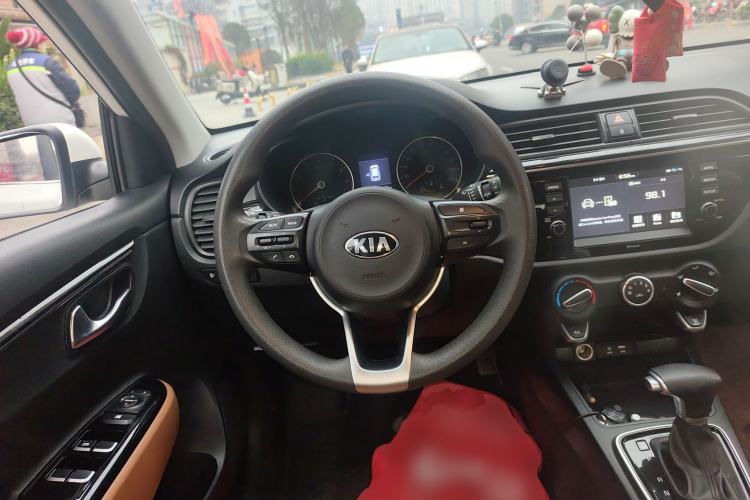 Used Kia KX Cross 2017 1.4L AT GLS Steering Wheel