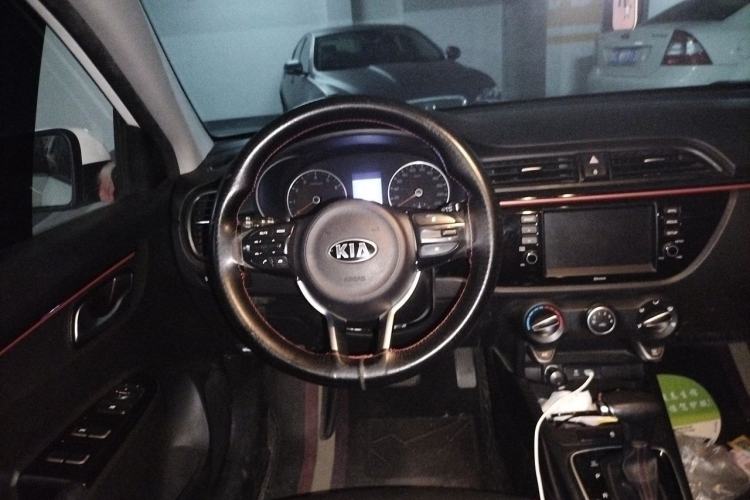 Used Kia KX Cross 2017 1.4L AT GLS Steering Wheel