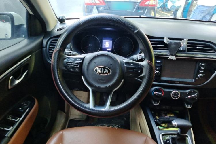 Used Kia KX Cross 2017 1.4L AT GLS Steering Wheel
