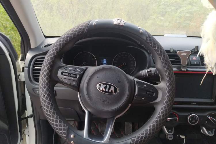 Used Kia KX Cross 2017 1.4L AT GLS Steering Wheel