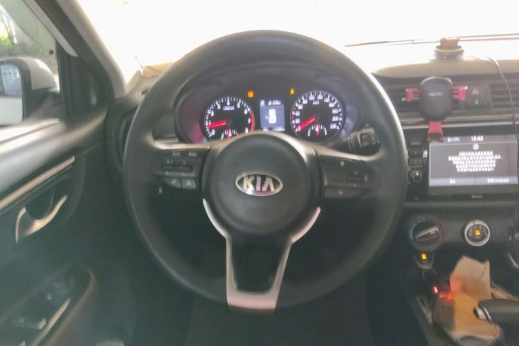 Used Kia KX Cross 2017 1.4L AT GLS Steering Wheel