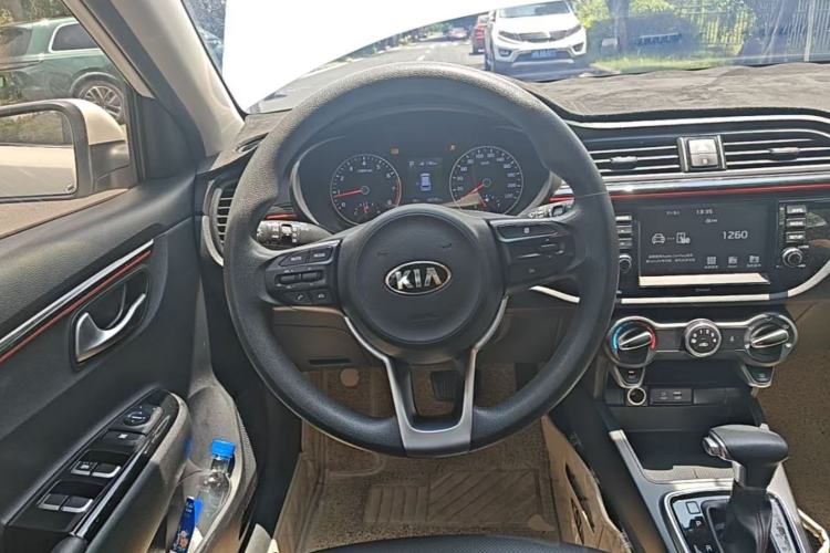 Used Kia KX Cross 2017 1.4L AT GLS Steering Wheel