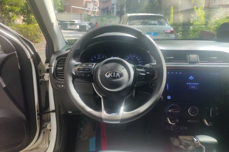 Used Kia KX Cross 2017 1.4L AT GLS Steering Wheel