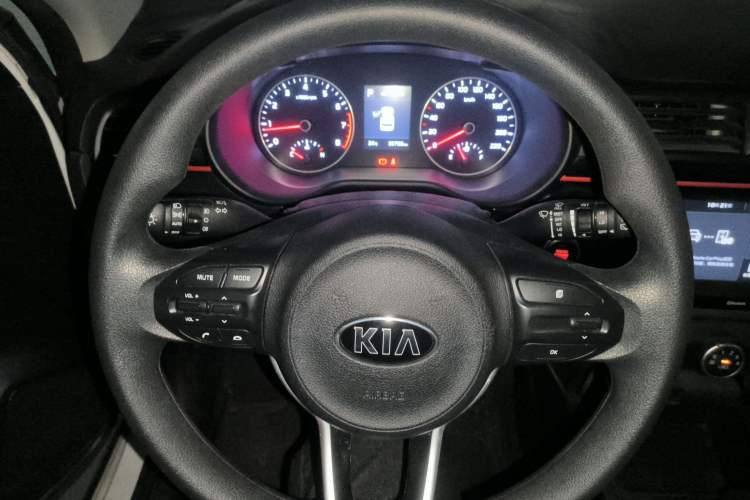 Used Kia KX Cross 2017 1.4L AT GLS Steering Wheel
