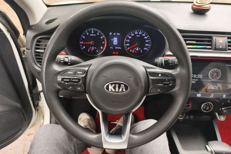 Used Kia KX Cross 2017 1.4L AT GLS Steering Wheel