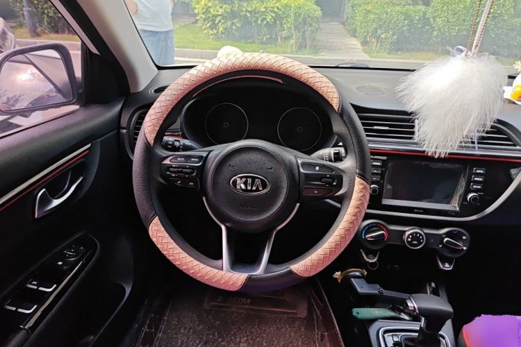Used Kia KX Cross 2017 1.4L AT GLS Steering Wheel