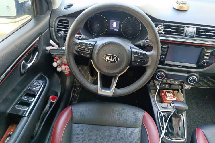 Used Kia KX Cross 2017 1.4L AT GLS Steering Wheel