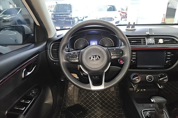 Used Kia KX Cross 2017 1.4L AT GLS Steering Wheel