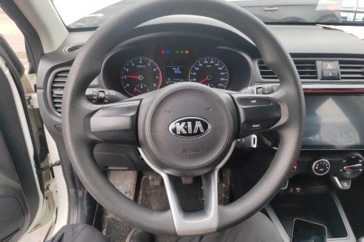 Used Kia KX Cross 2017 1.4L MT GLS Steering Wheel