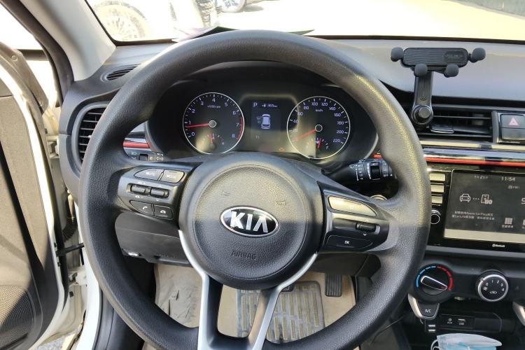 Used Kia KX Cross 2017 1.4L AT GLS Steering Wheel