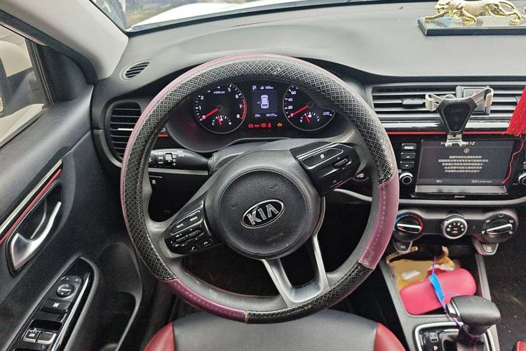 Used Kia KX Cross 2017 1.4L AT GLS Steering Wheel