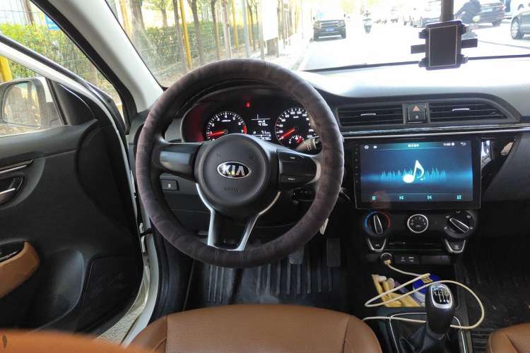Used Kia KX Cross 2017 1.4L MT GLS Steering Wheel