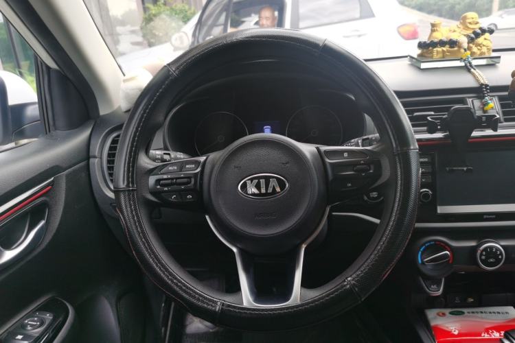 Used Kia KX Cross 2017 1.4L AT GLS Steering Wheel