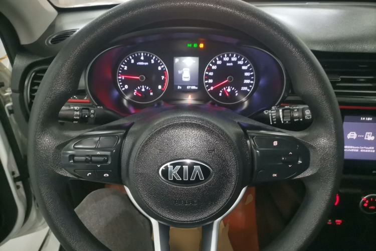Used Kia KX Cross 2017 1.4L AT GLS Steering Wheel