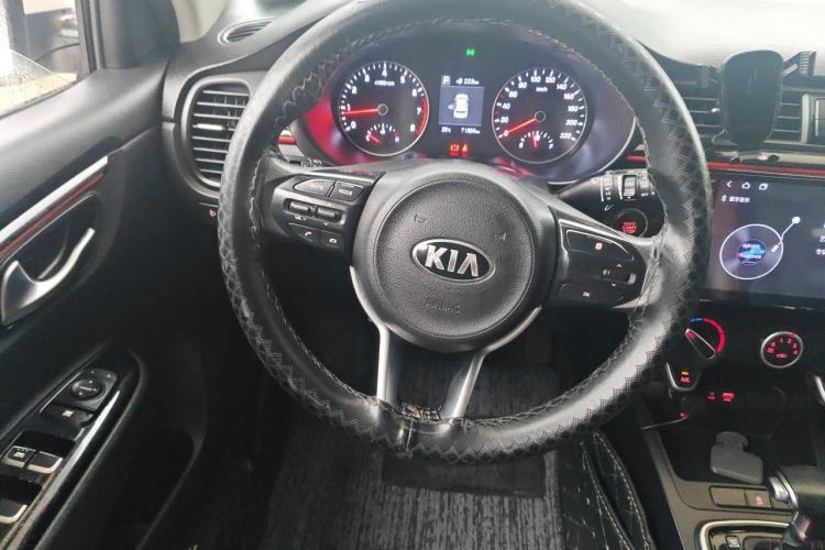 Used Kia KX Cross 2017 1.4L AT GLS Steering Wheel