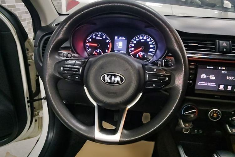 Used Kia KX Cross 2017 1.4L AT GLS Steering Wheel