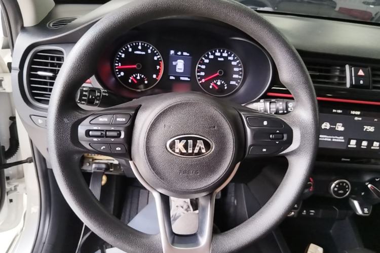 Used Kia KX Cross 2017 1.4L AT GLS Steering Wheel