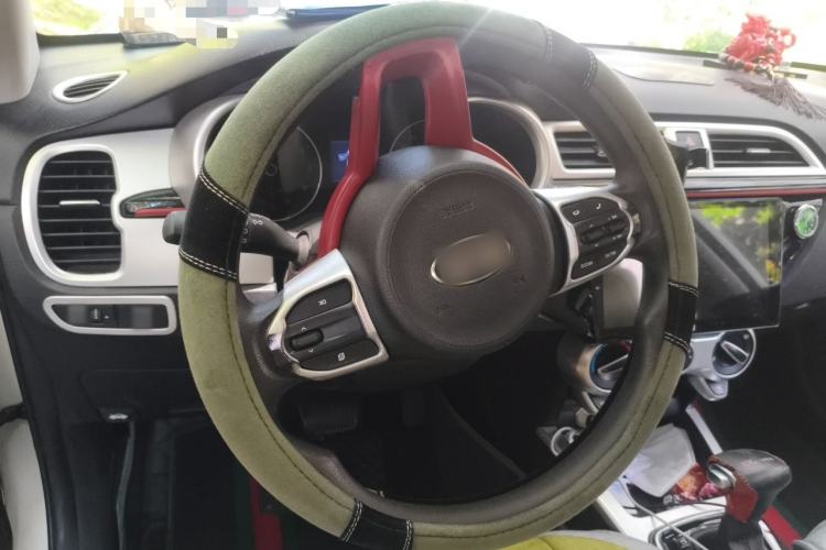 Used Kia KX Cross 2017 1.4L AT GLS Steering Wheel