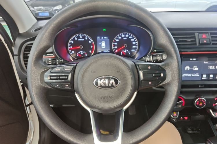 Used Kia KX Cross 2017 1.4L AT GLS Steering Wheel