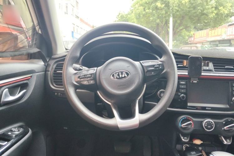 Used Kia KX Cross 2017 1.4L AT GLS Steering Wheel