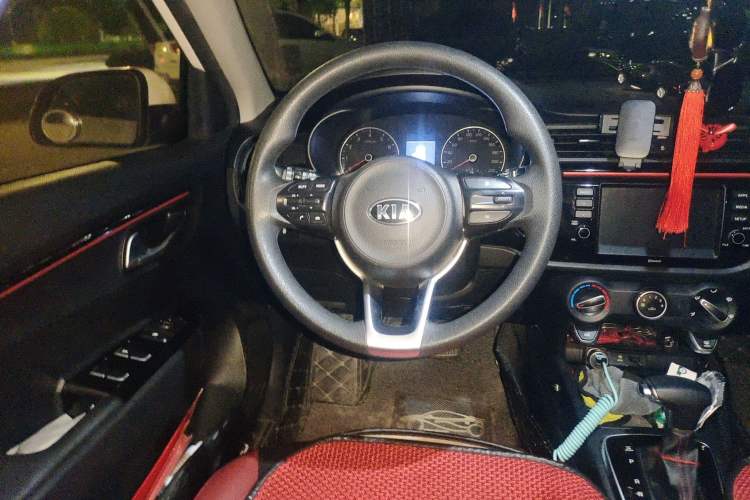 Used Kia KX Cross 2017 1.4L AT GLS Steering Wheel