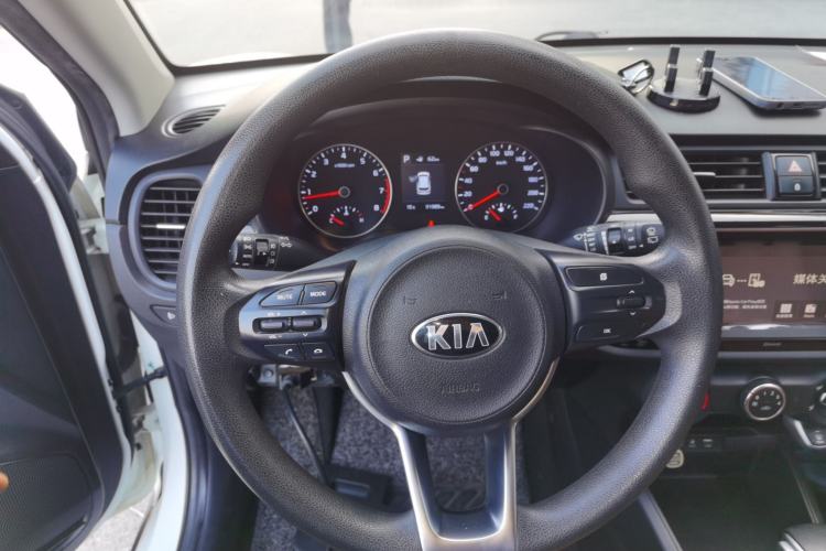 Used Kia KX Cross 2017 1.4L AT GLS Steering Wheel
