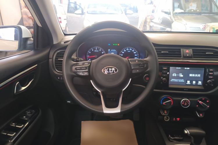 Used Kia KX Cross 2017 1.4L AT GLS Steering Wheel