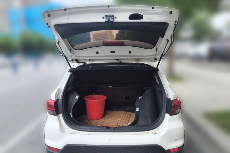 Used Kia KX Cross 2017 1.4L MT GLS Trunk