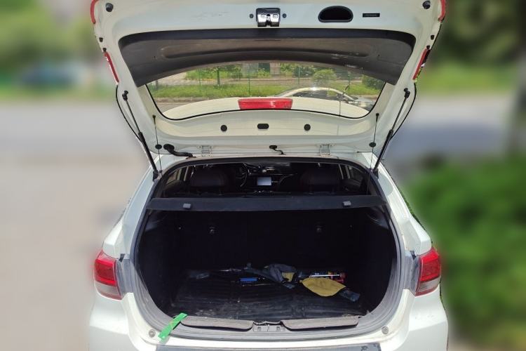 Used Kia KX Cross 2017 1.4L AT GLS Trunk