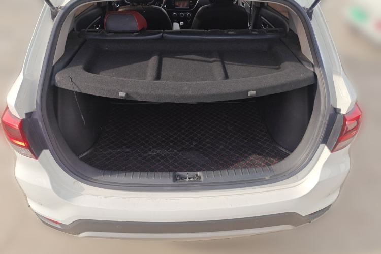 Used Kia KX Cross 2017 1.4L MT GLS Trunk