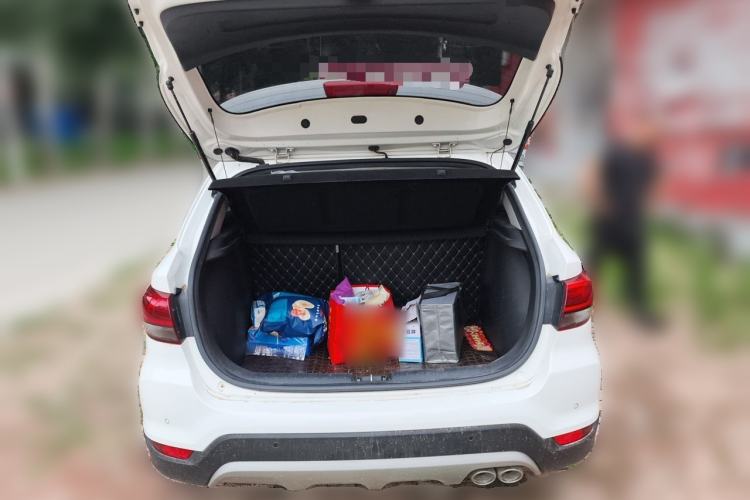 Used Kia KX Cross 2017 1.4L AT GLS Trunk