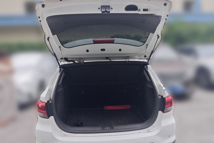 Used Kia KX Cross 2017 1.4L AT GLS Trunk