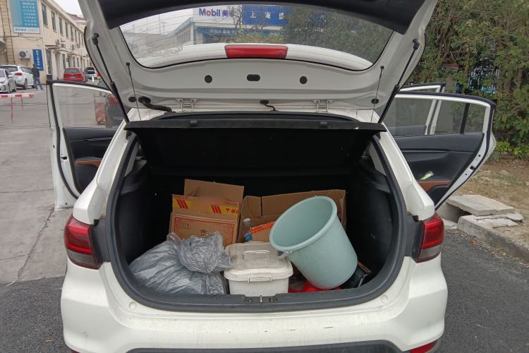 Used Kia KX Cross 2017 1.4L MT GLS Trunk