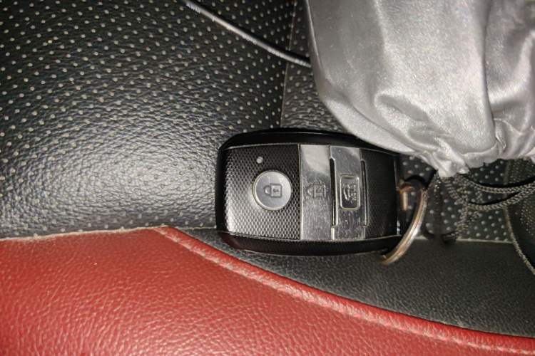 Used Kia KX Cross 2017 1.4L AT GLS Vehicle Key