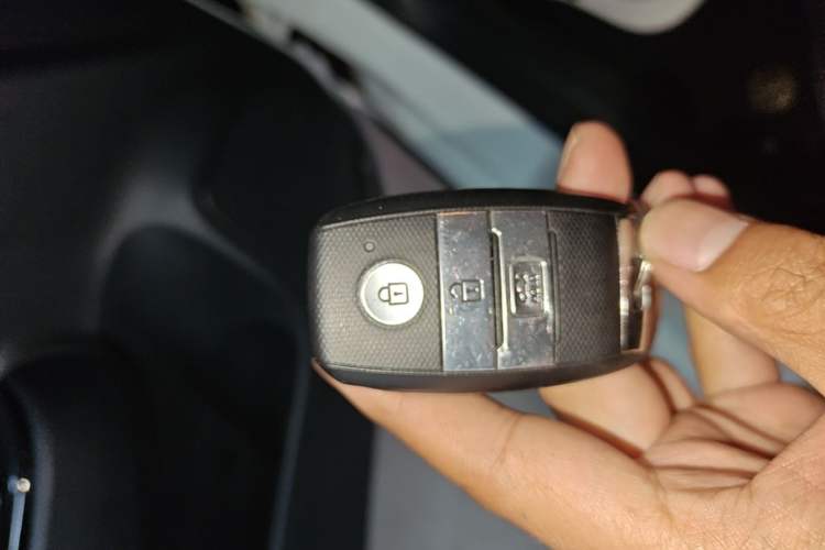 Used Kia KX Cross 2017 1.4L AT GLS Vehicle Key