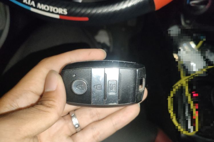Used Kia KX Cross 2017 1.4L AT GLS Vehicle Key