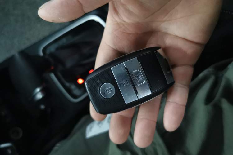 Used Kia KX Cross 2017 1.4L AT GLS Vehicle Key