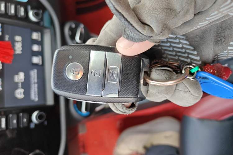 Used Kia KX Cross 2017 1.4L AT GLS Vehicle Key