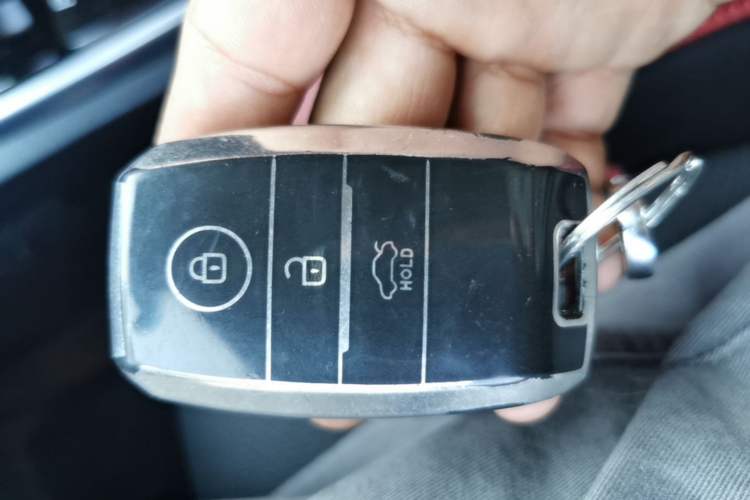 Used Kia KX Cross 2017 1.4L AT GLS Vehicle Key