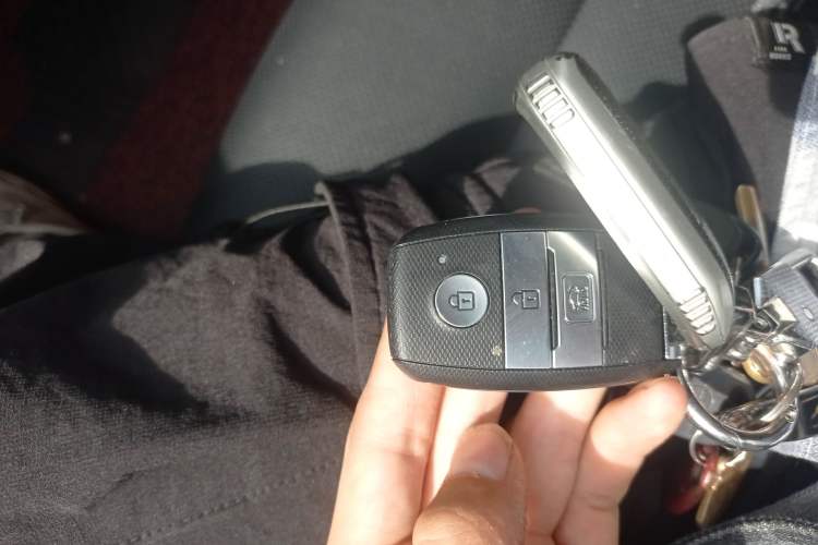 Used Kia KX Cross 2017 1.4L AT GLS Vehicle Key