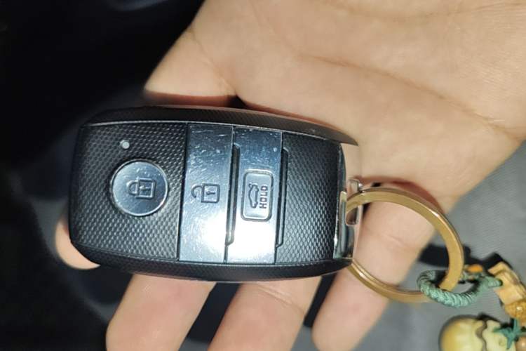 Used Kia KX Cross 2017 1.4L AT GLS Vehicle Key