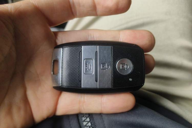 Used Kia KX Cross 2017 1.4L AT GLS Vehicle Key