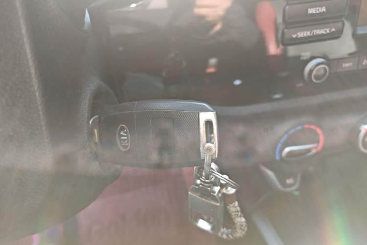 Used Kia KX Cross 2017 1.4L MT GLS Vehicle Key