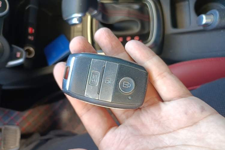 Used Kia KX Cross 2017 1.4L AT GLS Vehicle Key