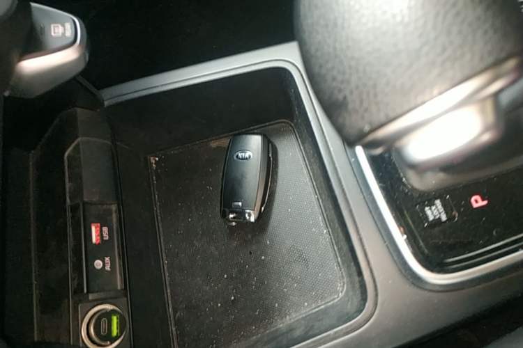 Used Kia KX Cross 2017 1.4L AT GLS Vehicle Key