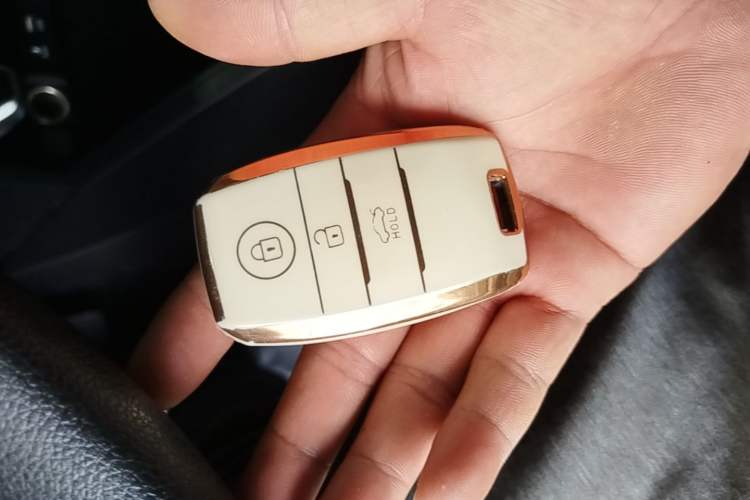 Used Kia KX Cross 2017 1.4L AT GLS Vehicle Key