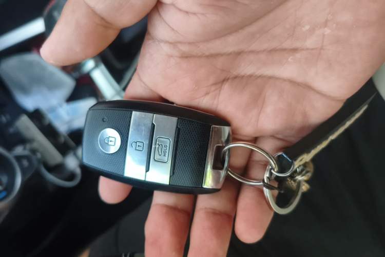 Used Kia KX Cross 2017 1.4L AT GLS Vehicle Key