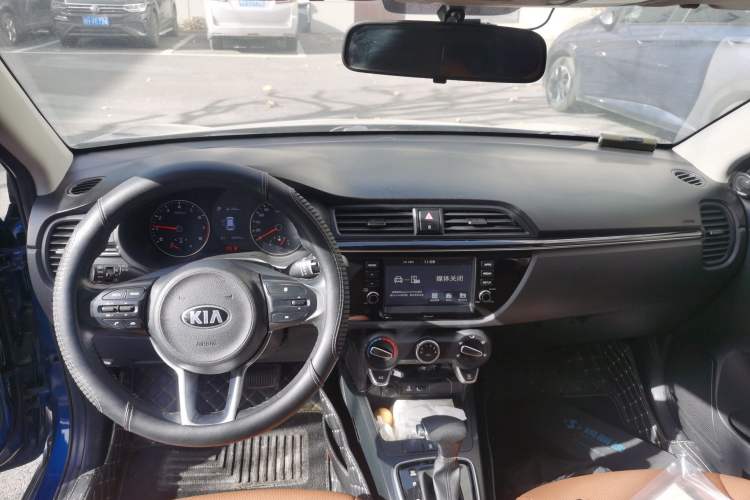 Used Kia KX Cross 2018 1.6L Automatic Dynamic Sunroof Version Center Console