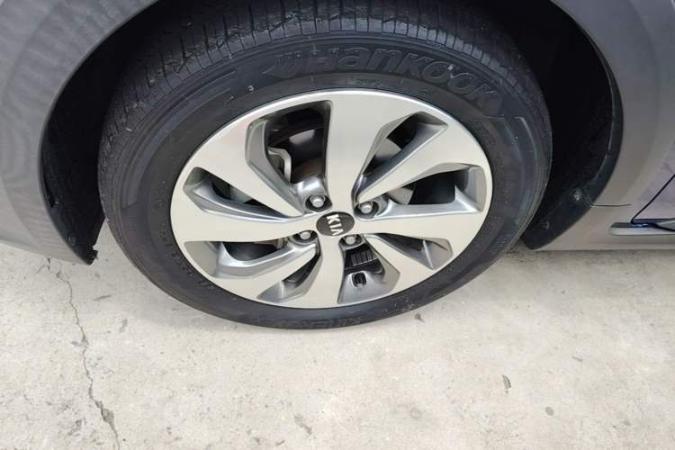Used Kia KX Cross 2018 1.6L Automatic Dynamic Sunroof Version Exterior 4