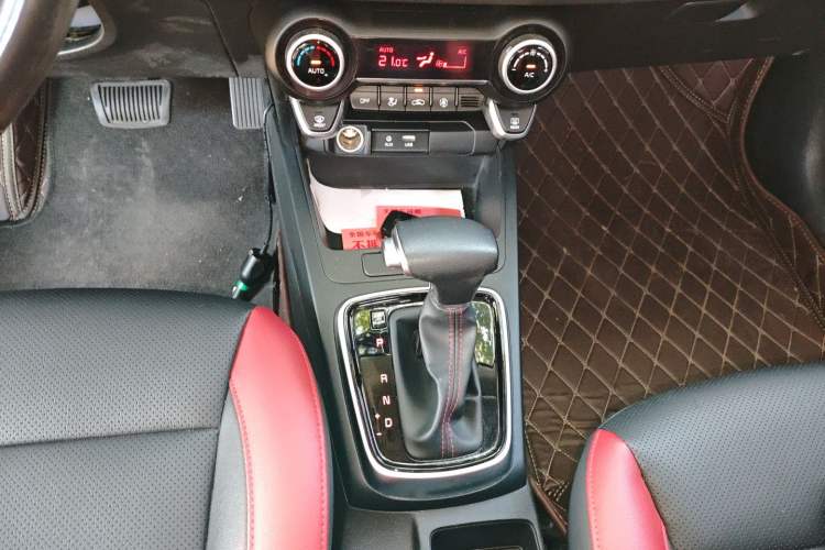 Used Kia KX Cross 2018 1.6L Automatic Dynamic Sunroof Version Gear Lever